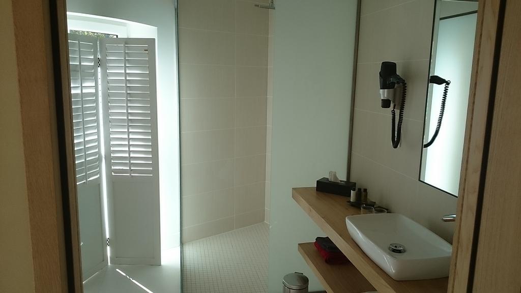 Bed and Breakfast L'Atelier De Degustation Blancs-Coteaux Номер фото